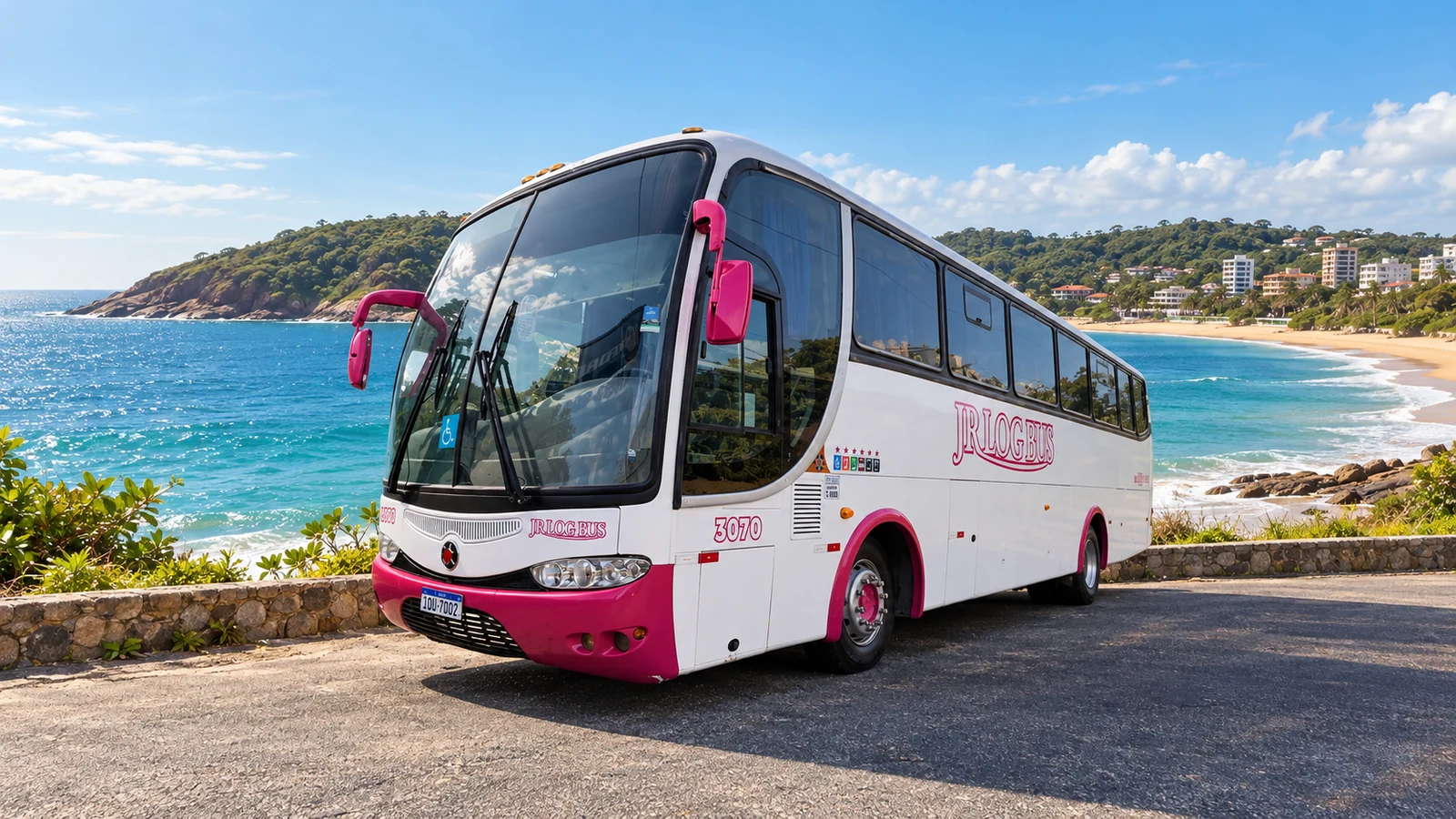 Montagem ilustrativa do ônibus JR Log Bus em cenário de Guarapari